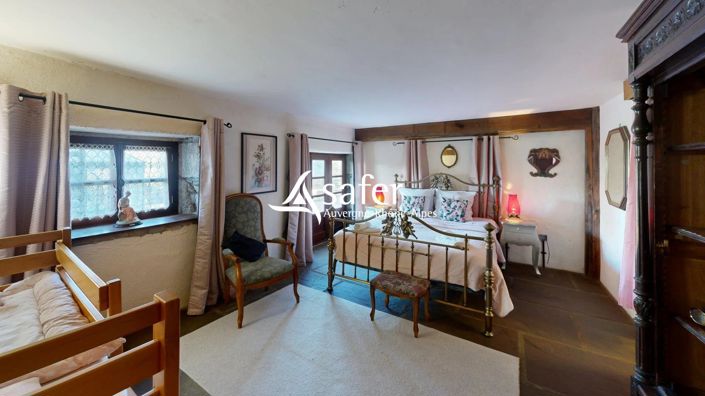 Image No.10-8 Bed Apartment for sale