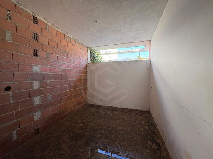 Image No.15-3 Bed House for sale
