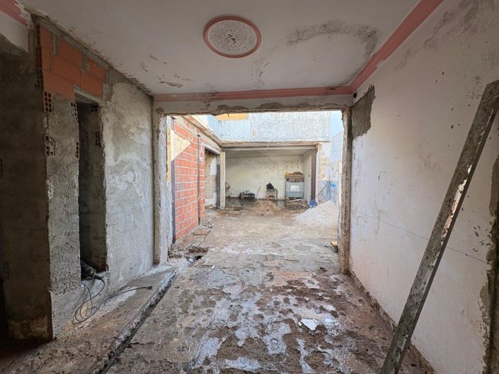 Image No.18-3 Bed House for sale