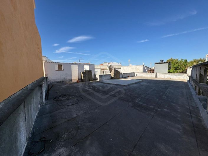 Image No.20-3 Bed House for sale