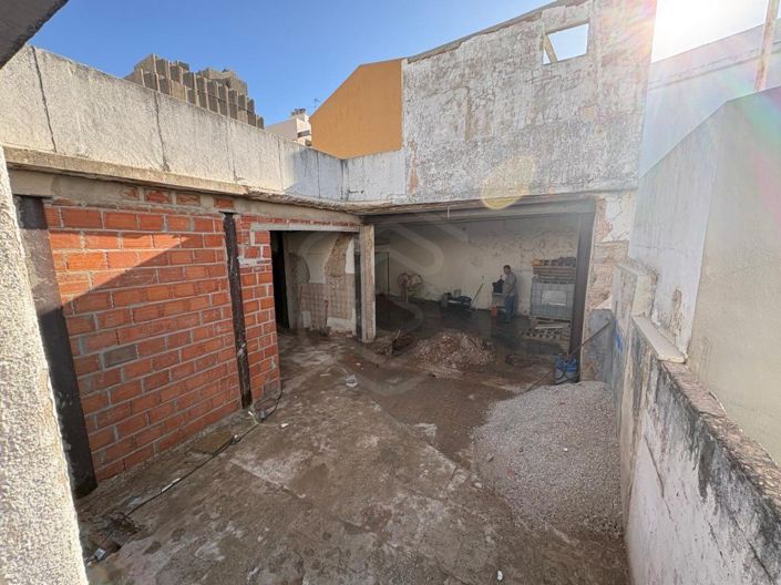 Image No.28-3 Bed House for sale
