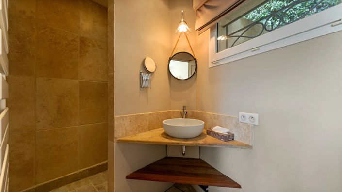 Image No.16-5 Bed House for sale