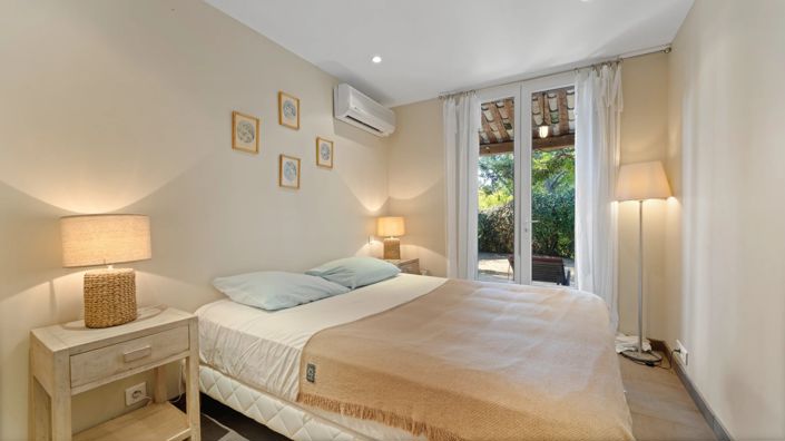 Image No.18-5 Bed House for sale