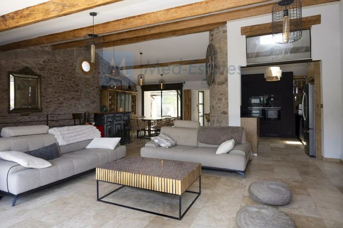 Image No.10-11 Bed House for sale