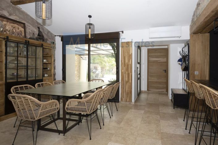 Image No.11-11 Bed House for sale