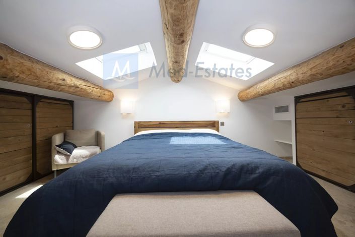Image No.18-11 Bed House for sale