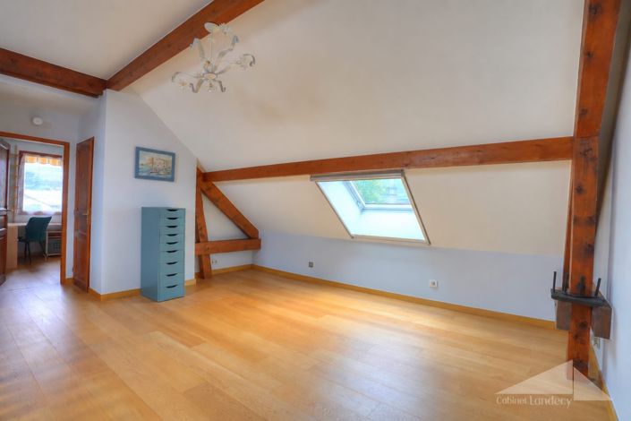 Image No.14-4 Bed House for sale