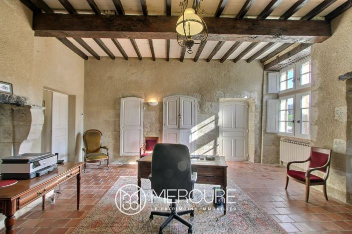 Image No.5-6 Bed Property for sale