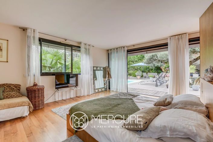 Image No.7-4 Bed House for sale