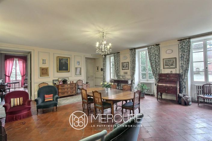 Image No.3-15 Bed Property for sale