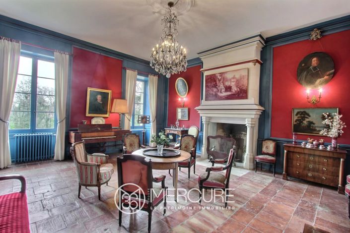 Image No.4-15 Bed Property for sale