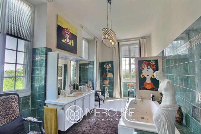 Image No.9-6 Bed Property for sale