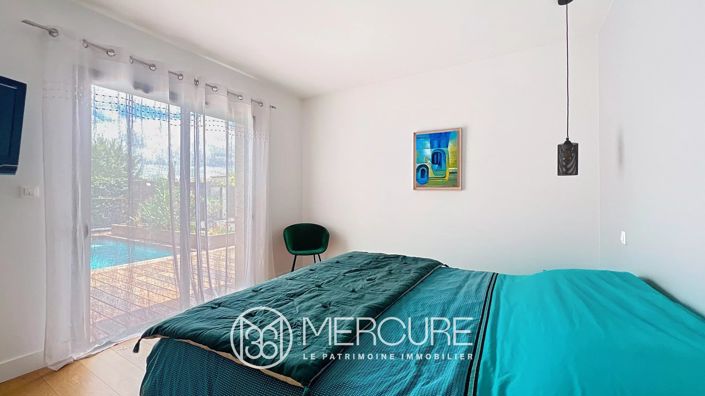 Image No.7-5 Bed House for sale