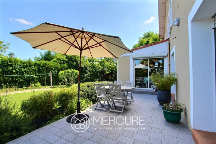 Image No.12-5 Bed House for sale