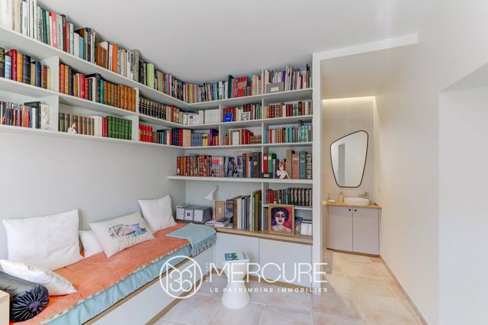 Image No.8-4 Bed House for sale