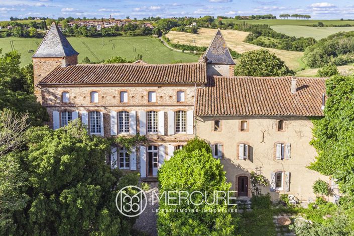 Image No.2-7 Bed Property for sale