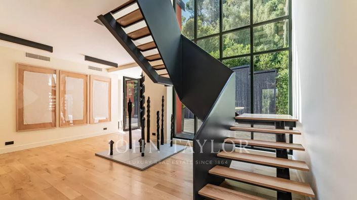 Image No.13-9 Bed House for sale