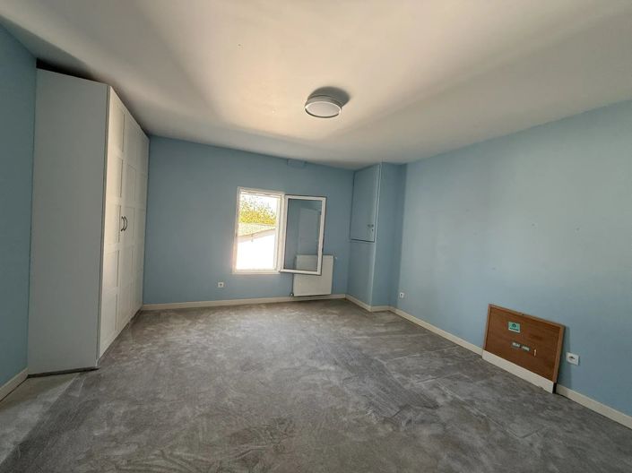 Image No.6-5 Bed House for sale