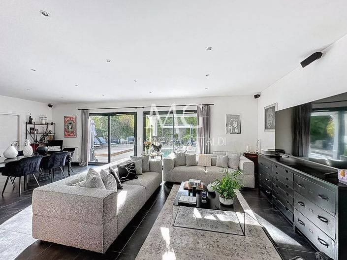 Image No.6-3 Bed House for sale