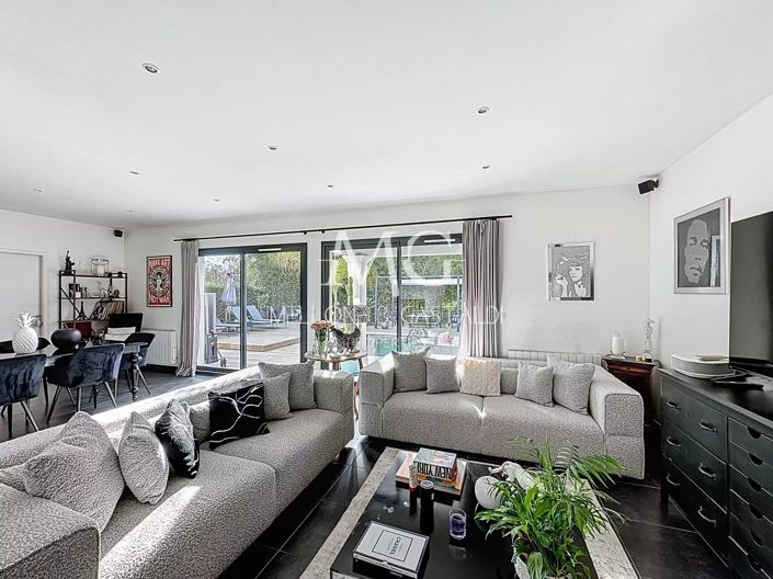 Image No.7-3 Bed House for sale