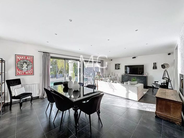 Image No.8-3 Bed House for sale