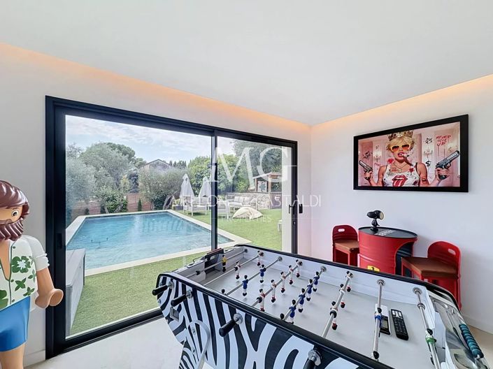 Image No.24-3 Bed House for sale