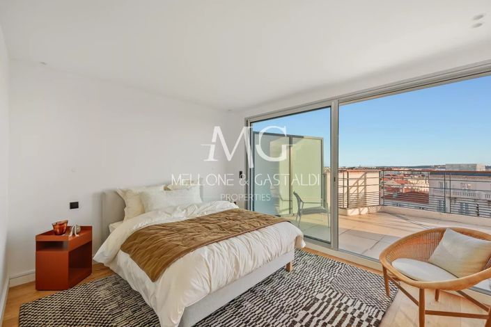 Image No.33-2 Bed Apartment for sale