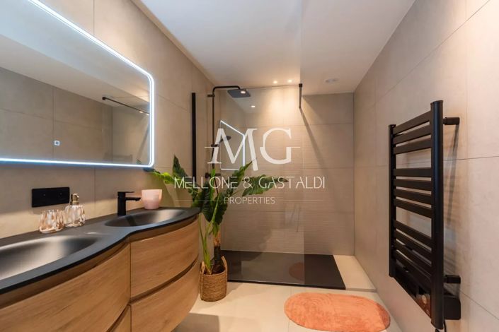 Image No.12-3 Bed Apartment for sale