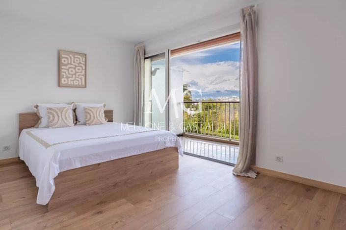 Image No.8-3 Bed Apartment for sale