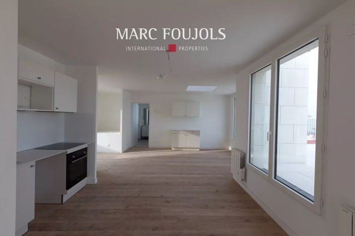 Image No.11-3 Bed Apartment for sale
