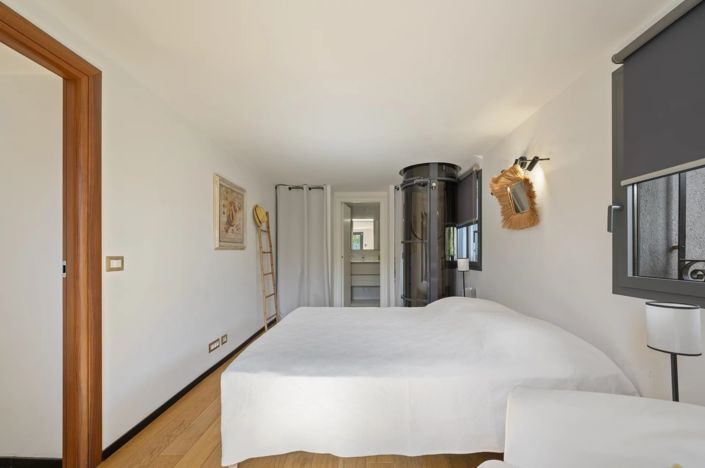 Image No.20-House for sale