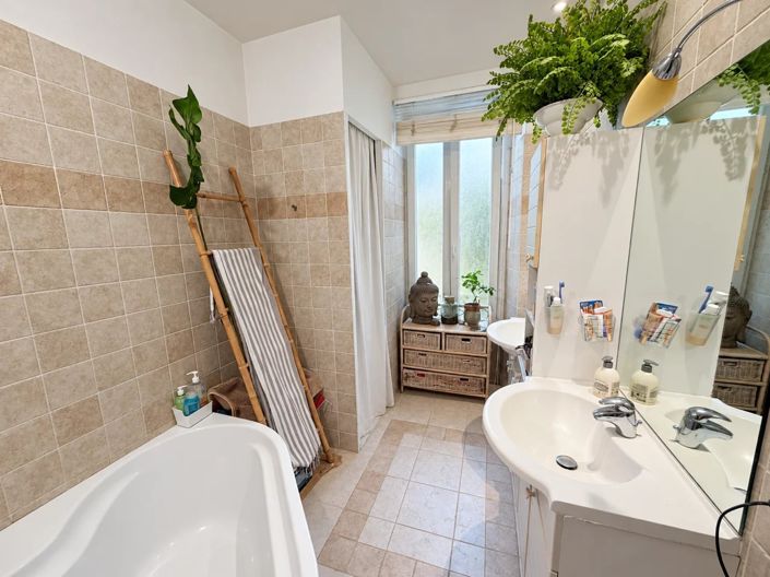 Image No.9-2 Bed Apartment for sale
