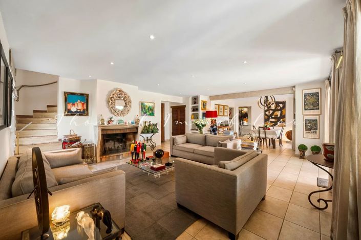 Image No.10-6 Bed House for sale