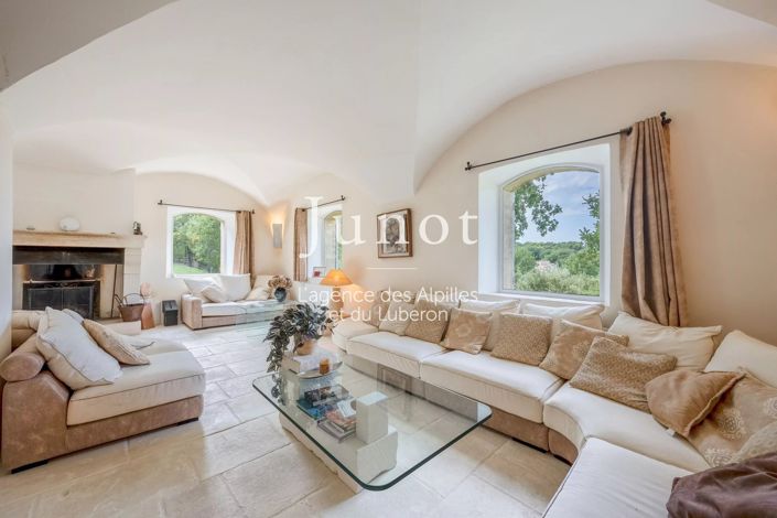 Image No.8-4 Bed House for sale