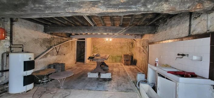 Image No.6-2 Bed House for sale