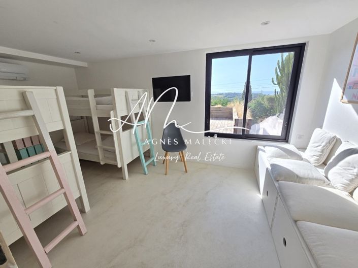 Image No.11-5 Bed House for sale