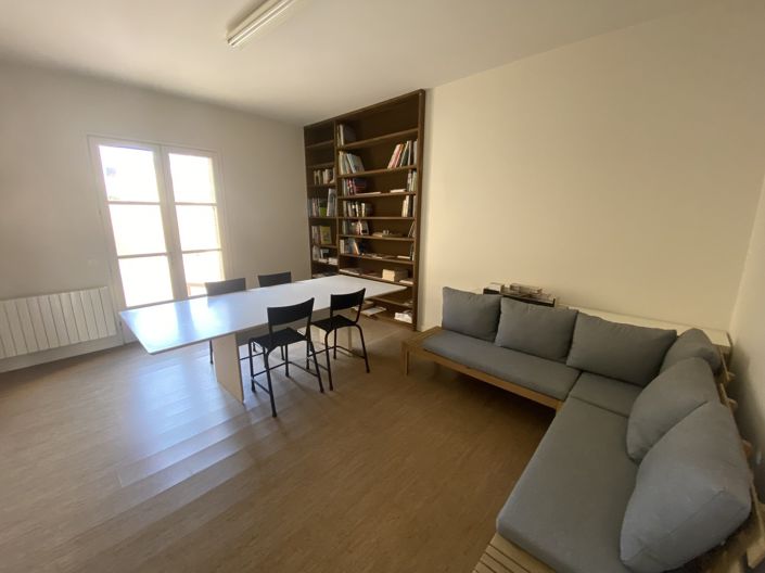Image No.11-2 Bed House for sale
