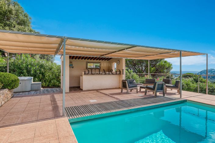 Image No.15-6 Bed House for sale