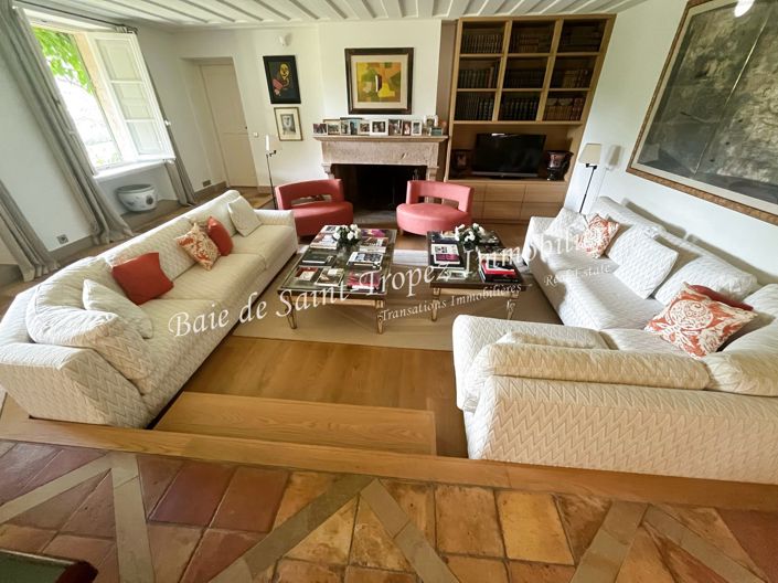 Image No.5-6 Bed House for sale