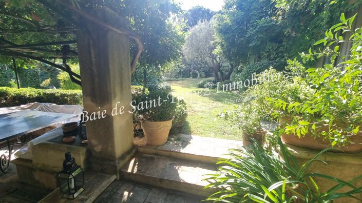Image No.9-6 Bed House for sale