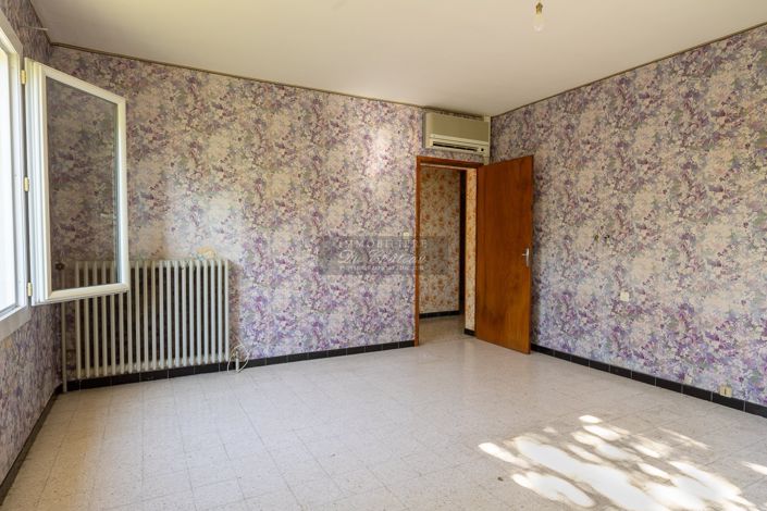 Image No.8-2 Bed House for sale