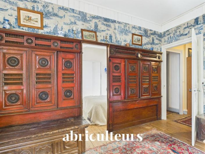 Image No.12-18 Bed House for sale