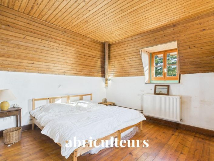Image No.28-18 Bed House for sale