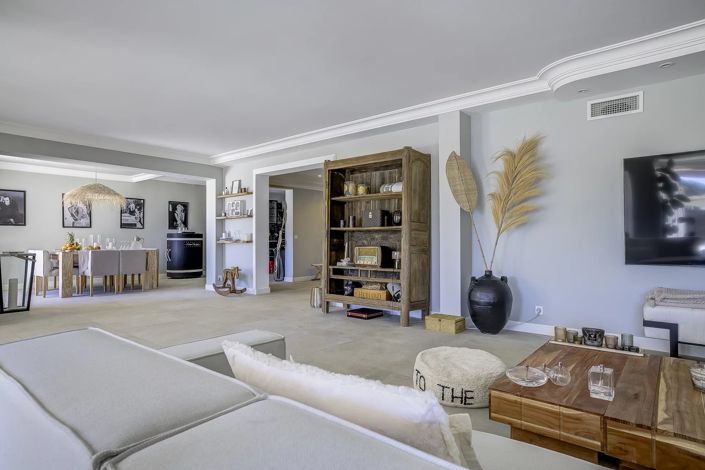 Image No.5-5 Bed House for sale