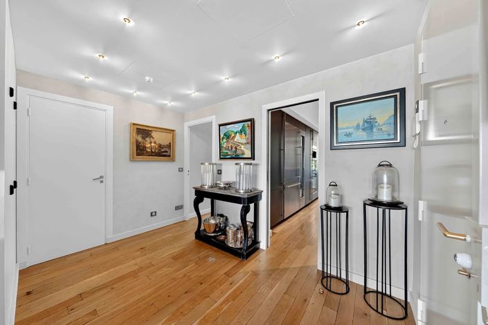 Image No.20-3 Bed Apartment for sale