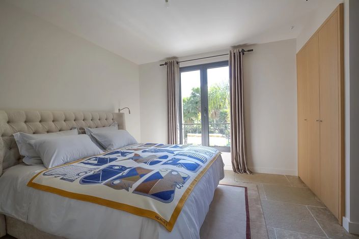 Image No.23-5 Bed House for sale