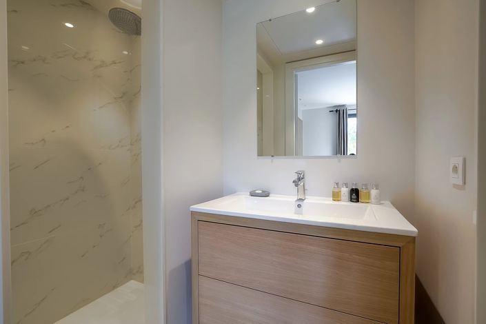 Image No.24-5 Bed House for sale