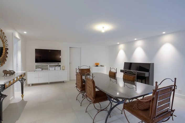 Image No.27-5 Bed House for sale