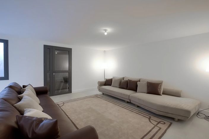 Image No.28-5 Bed House for sale