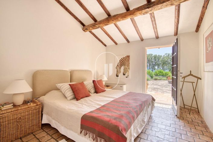 Image No.10-4 Bed House for sale